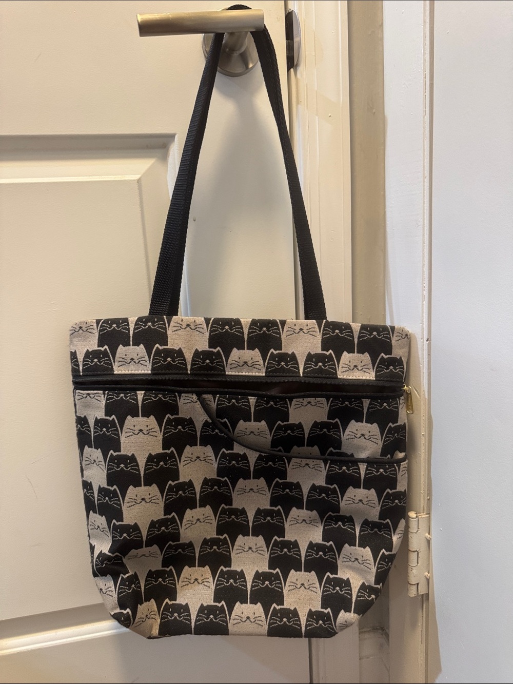 Danny K Beverly Hills CA Black & Gray Cat Pattern Tote Bag with Glasses Case